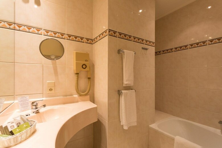 Bw Ambassador Hotel Bosten
