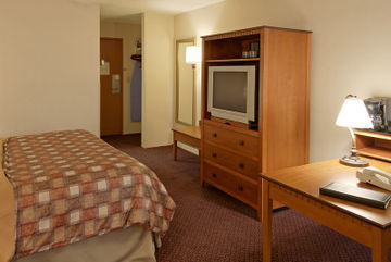 Holiday Inn Hotel & Suites Des