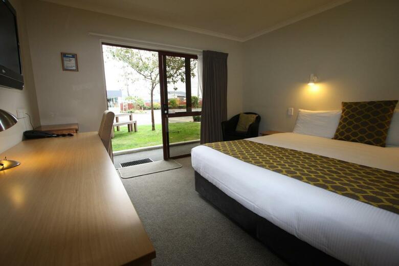 Hotel Best Western 555 On Bayview
