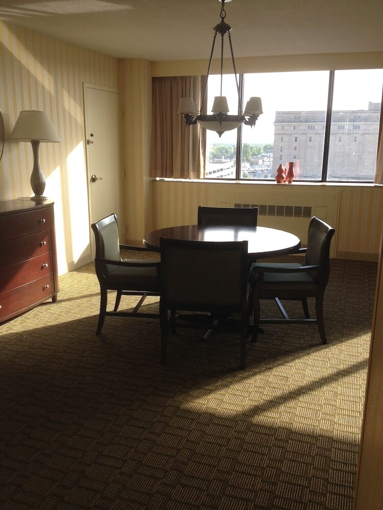 Hotel Hilton Fort Wayne At The Grand Wayne Convention Center