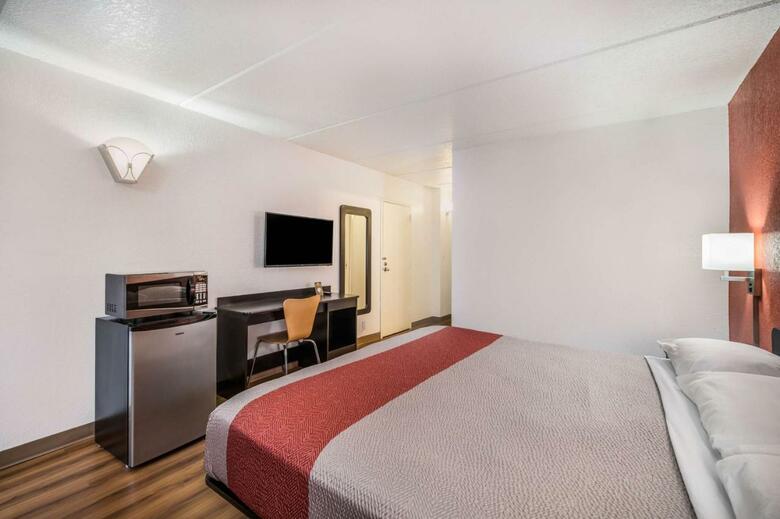 Hotel Motel 6 Henderson Tx