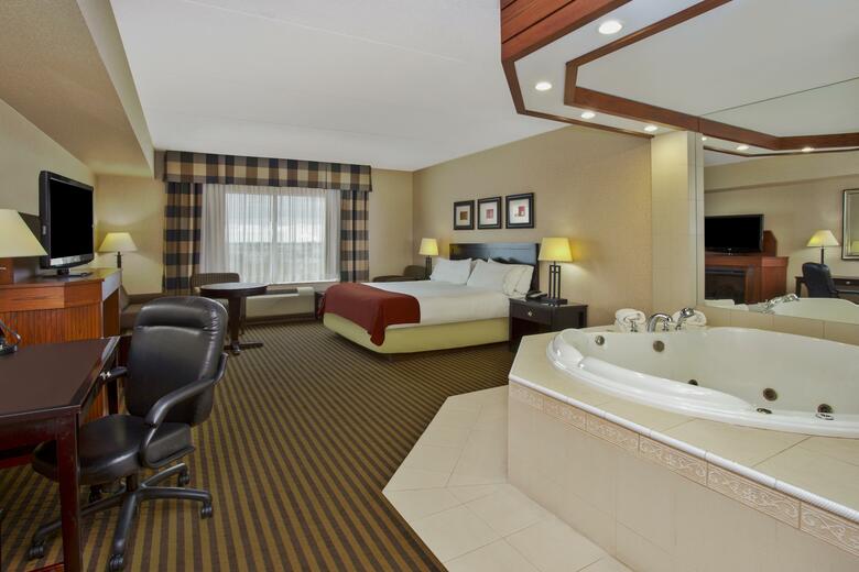 Holiday Inn Express Hotel & Suites Newmarket