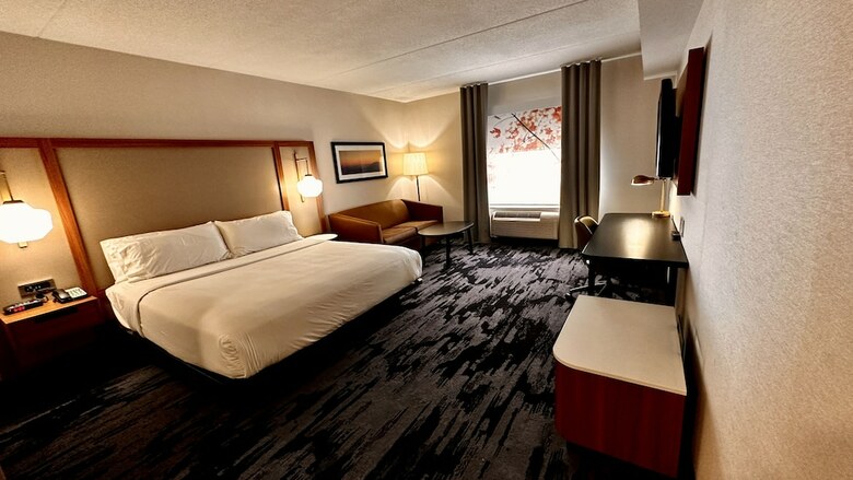 Holiday Inn Express Hotel & Suites Newmarket