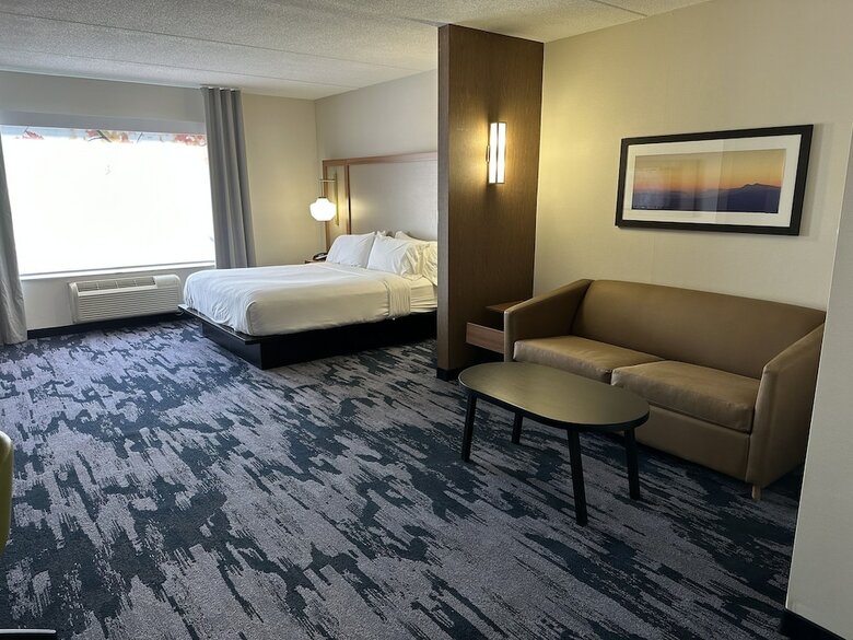 Holiday Inn Express Hotel & Suites Newmarket