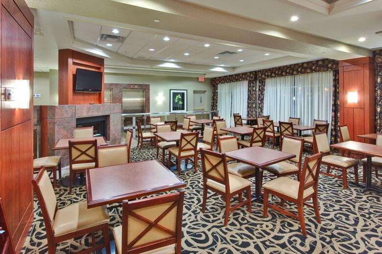 Holiday Inn Express Hotel & Suites Newmarket
