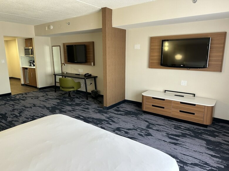 Holiday Inn Express Hotel & Suites Newmarket