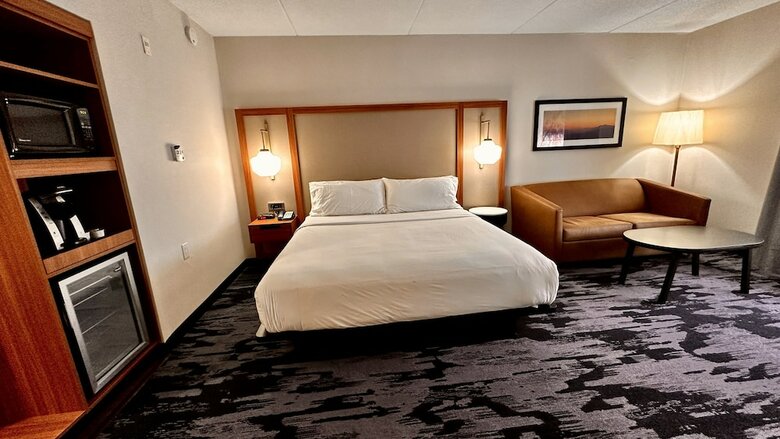 Holiday Inn Express Hotel & Suites Newmarket