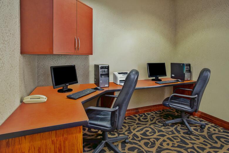 Holiday Inn Express Hotel & Suites Newmarket