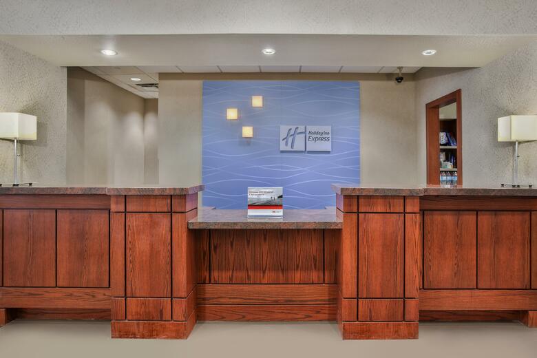 Holiday Inn Express Hotel & Suites Newmarket