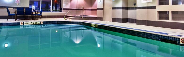 Holiday Inn Express Hotel & Suites Newmarket