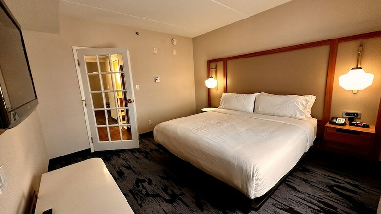 Holiday Inn Express Hotel & Suites Newmarket