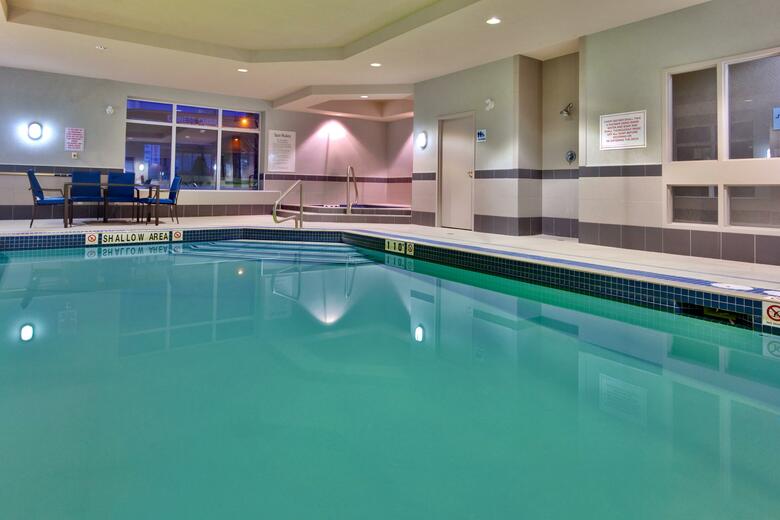 Holiday Inn Express Hotel & Suites Newmarket