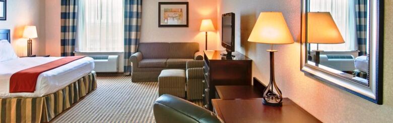 Holiday Inn Express Hotel & Suites Newmarket