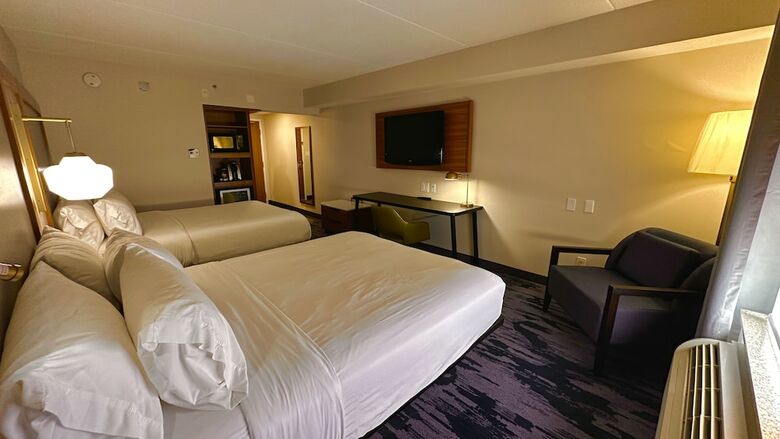 Holiday Inn Express Hotel & Suites Newmarket