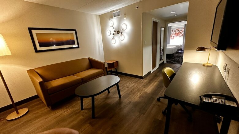 Holiday Inn Express Hotel & Suites Newmarket