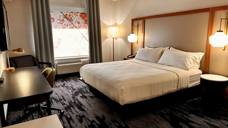 Holiday Inn Express Hotel & Suites Newmarket