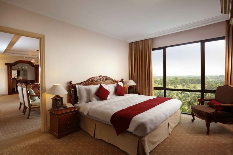 Hotel Aryaduta Lippo Village