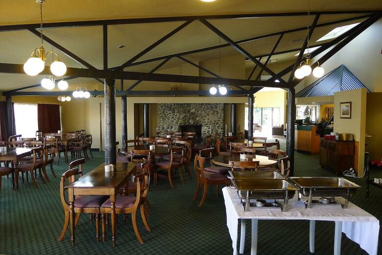 Hotel The Village Inn