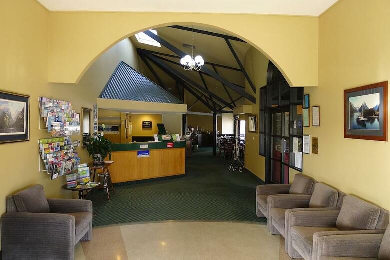 Hotel The Village Inn