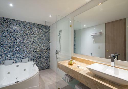 Hotel El Dorado Bogot�