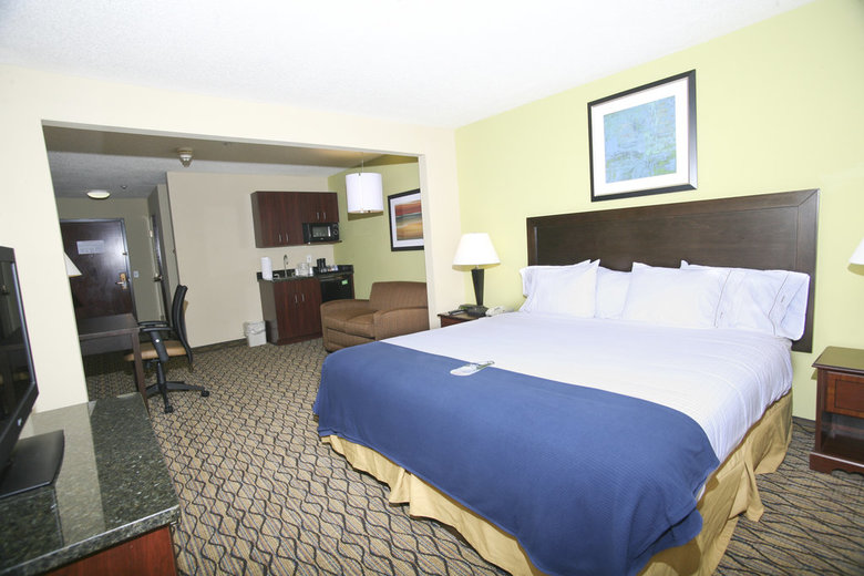 Holiday Inn Express Hotel & Suites Roseville