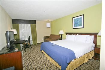 Holiday Inn Express Hotel & Suites Roseville
