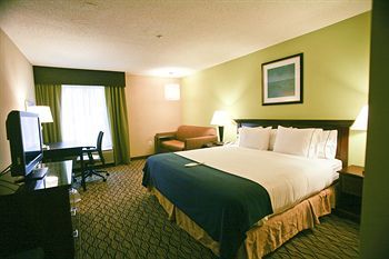 Holiday Inn Express Hotel & Suites Roseville