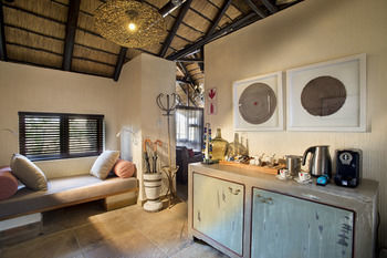Hotel Tshukudu Bush Lodge