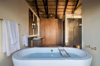 Hotel Tshukudu Bush Lodge
