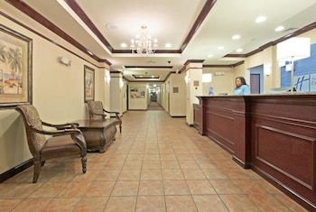 Holiday Inn Express Hotel & Suites Cleveland