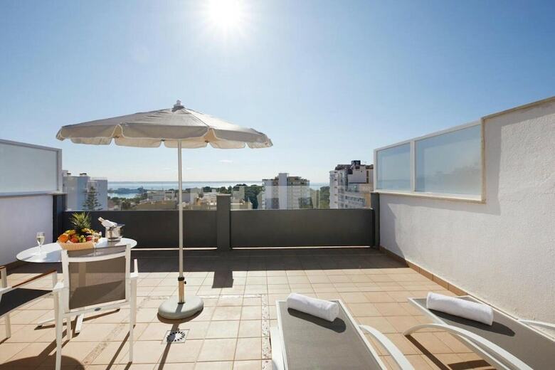 Hotel Joan Mir� Museum