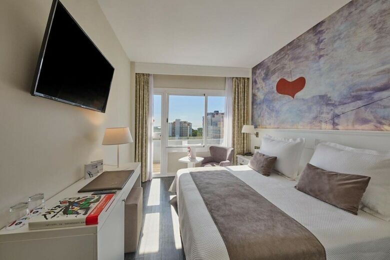 Hotel Joan Mir� Museum