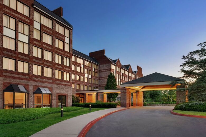 Hotel Embassy Suites Phil/valley For