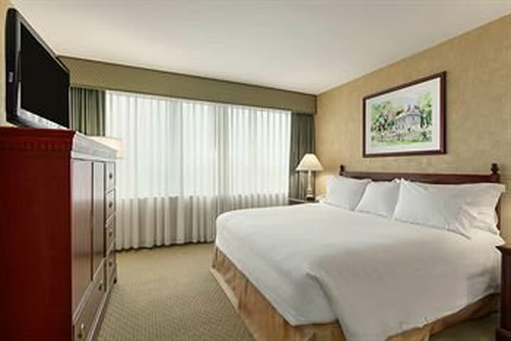 Hotel Embassy Suites Phil/valley For
