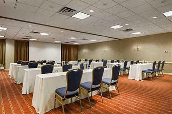 Hotel Embassy Suites Phil/valley For