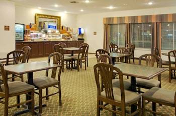 Holiday Inn Express Hotel & Suites Livingston