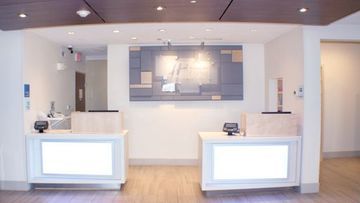 Holiday Inn Express Hotel & Suites Plainview