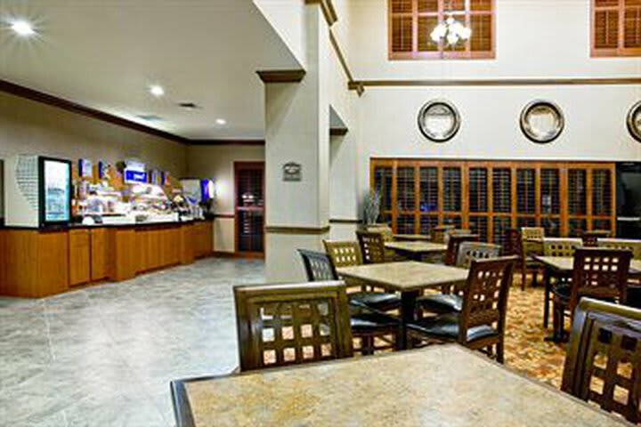 Holiday Inn Express Hotel & Suites Lake Placid