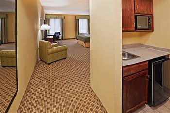 Holiday Inn Express Hotel & Suites Lebanon