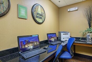 Holiday Inn Express Hotel & Suites Somerset East