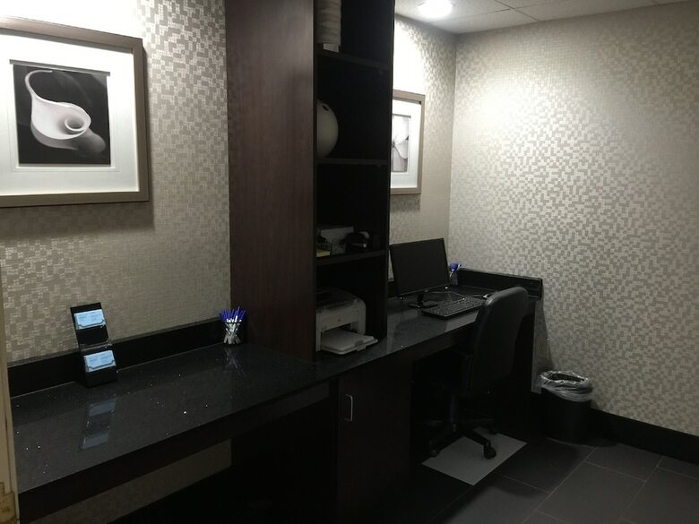 Holiday Inn Express Hotel & Suites Sanford