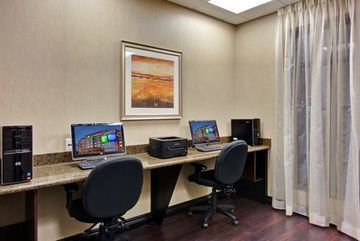 Holiday Inn Express Hotel & Suites Nepean East