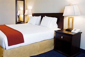 Holiday Inn Express Hotel & Suites Edson