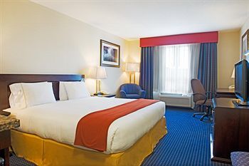 Holiday Inn Express Hotel & Suites Edson