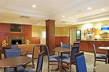 Holiday Inn Express Hotel & Suites Edson