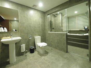 Hotel One Tagaytay Place (deluxe)