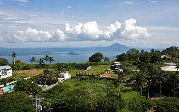 Hotel One Tagaytay Place (deluxe)