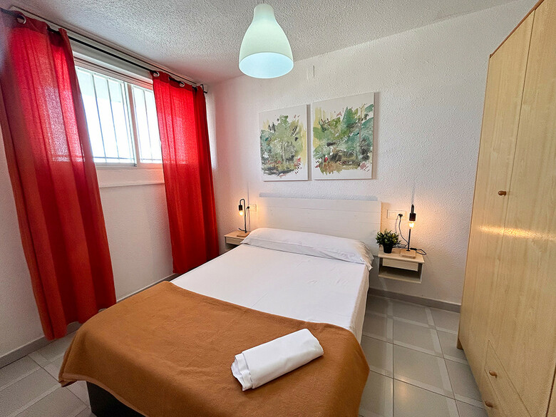 Apartamentos Pe�ismar I Y II 3000