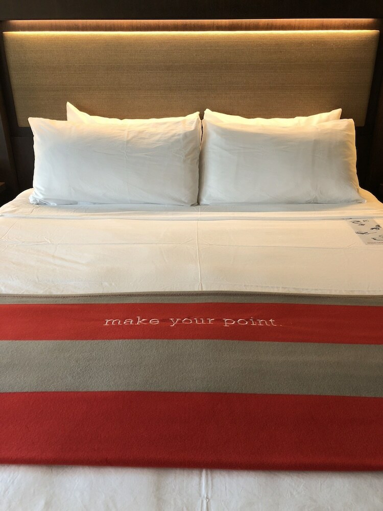 The Stateview Hotel Autograph Collection