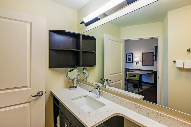 Hotel Candlewood Suites Lenexa Overland Park Area